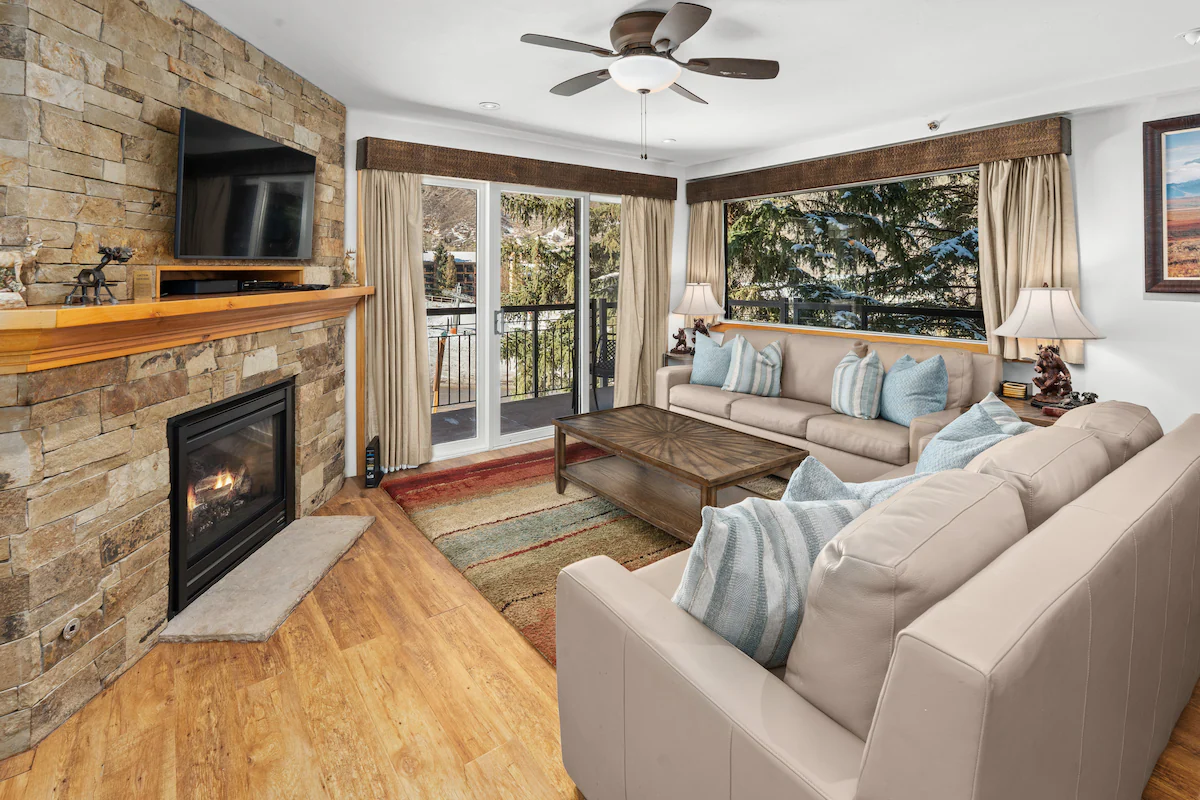 Crestwood 1202 Deluxe 3 Bedroom — photo 2