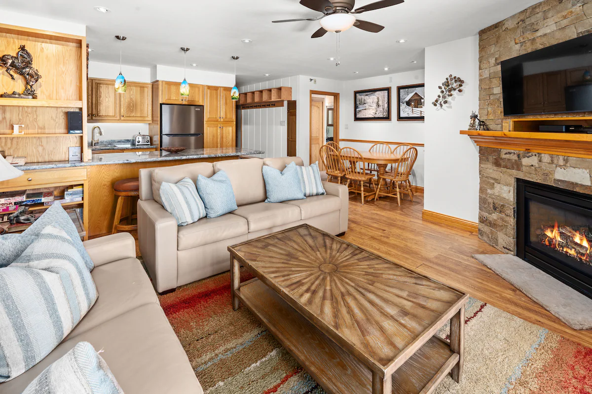 Crestwood 1202 Deluxe 3 Bedroom — photo 3