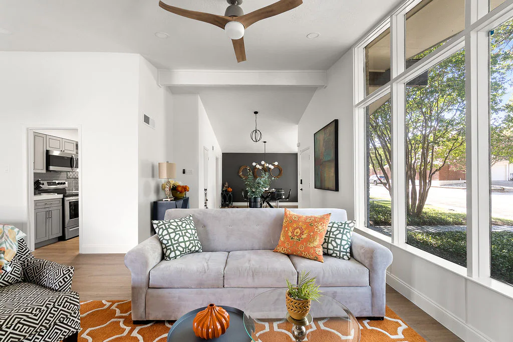 Centrally located 3 bedroom luxury retreat — photo 4