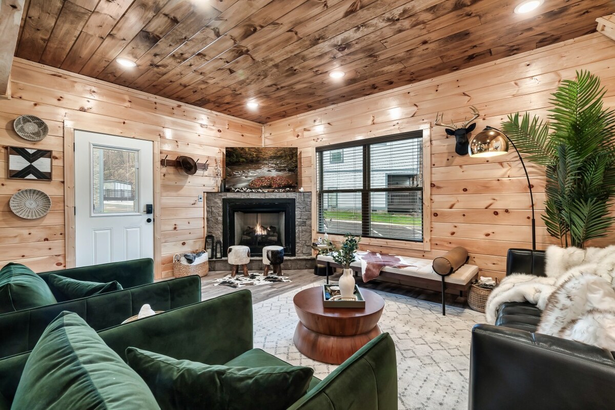 Dollywood Retreat | Cozy Home w/ Plenty of Games! — photo 2