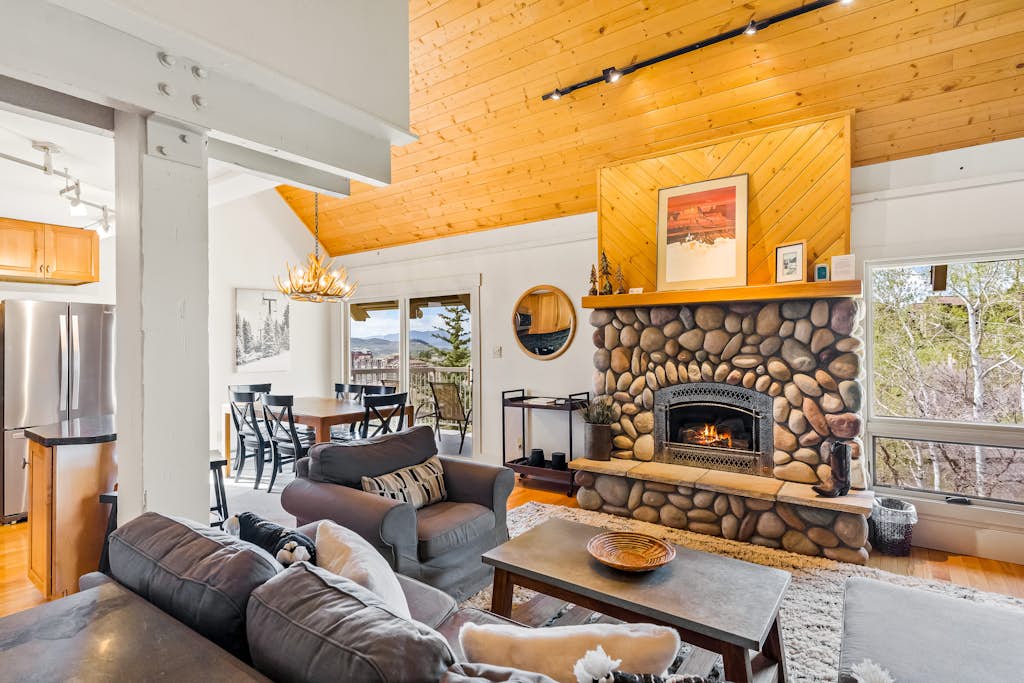 Corner Condo 3BR Mountainview Yampa View 409 — photo 2