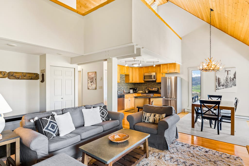 Corner Condo 3BR Mountainview Yampa View 409 — photo 4