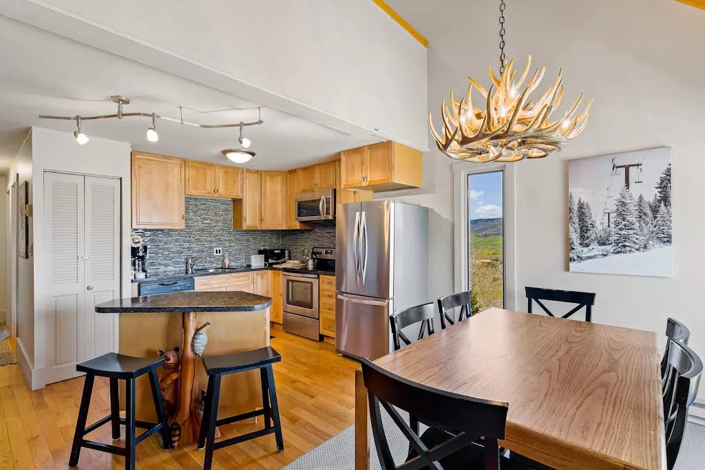 Corner Condo 3BR Mountainview Yampa View 409 — photo 5