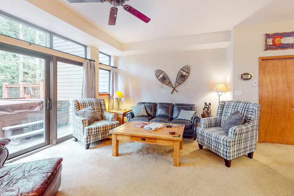 Comfortable 3BR Mountainview | Hot Tub — photo 3