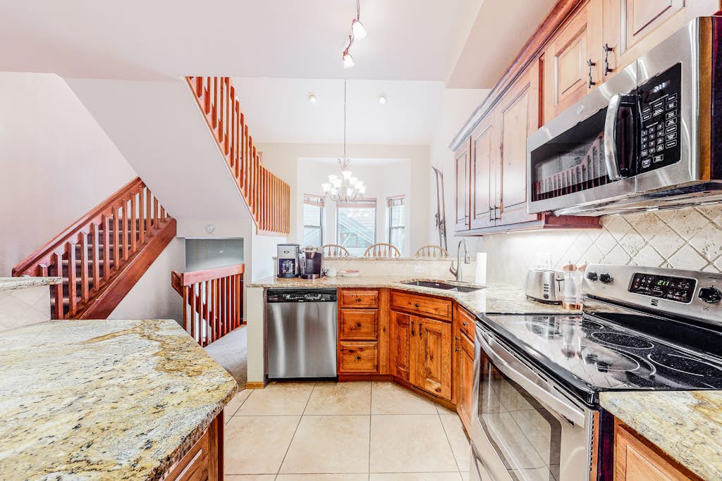 Comfortable 3BR Mountainview | Hot Tub — photo 4