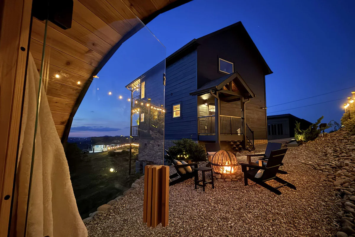 Cub Mountain View | Hot Tub + Sauna + Views — photo 4