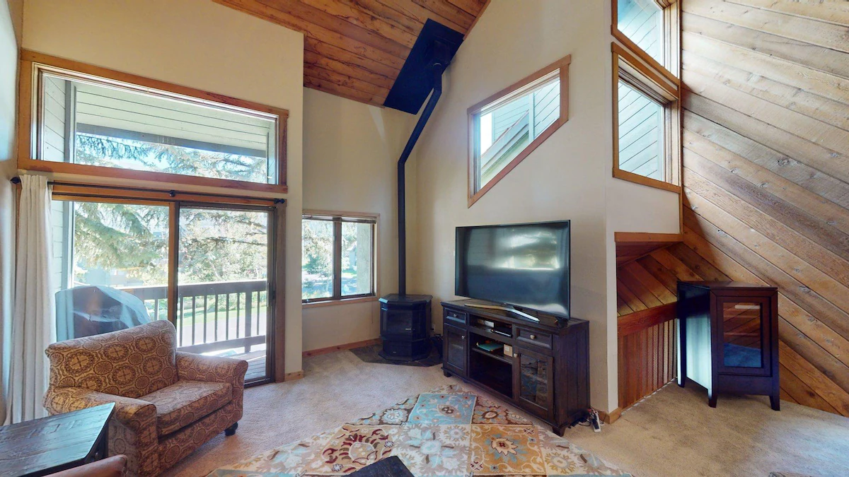 Snowcreek Resort Vacation Rental 480 — photo 3
