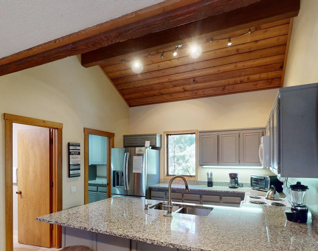 Snowcreek Resort Vacation Rental 480 — photo 4