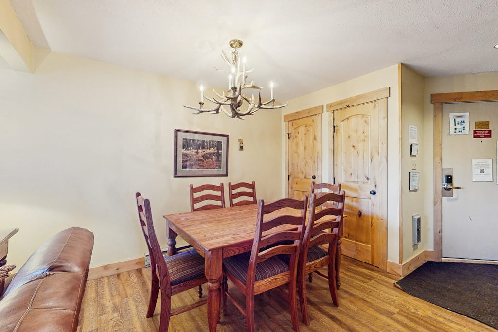 Timber Run 113 -  Warm 2BR Condo | Balcony | Pool — photo 4