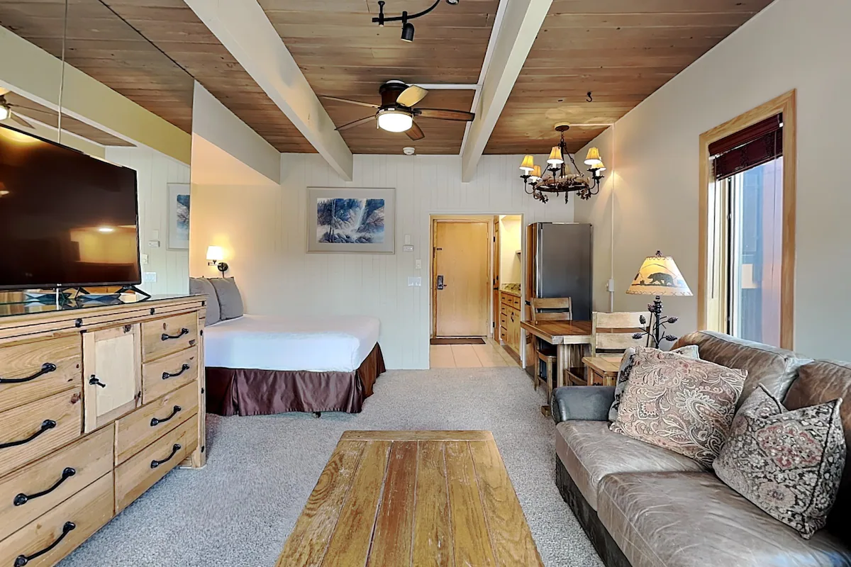 Timberline 218 Studio Deluxe — photo 2