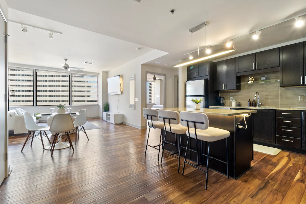 Entire unit on the 25th floor in Downtown Dallas — photo 2