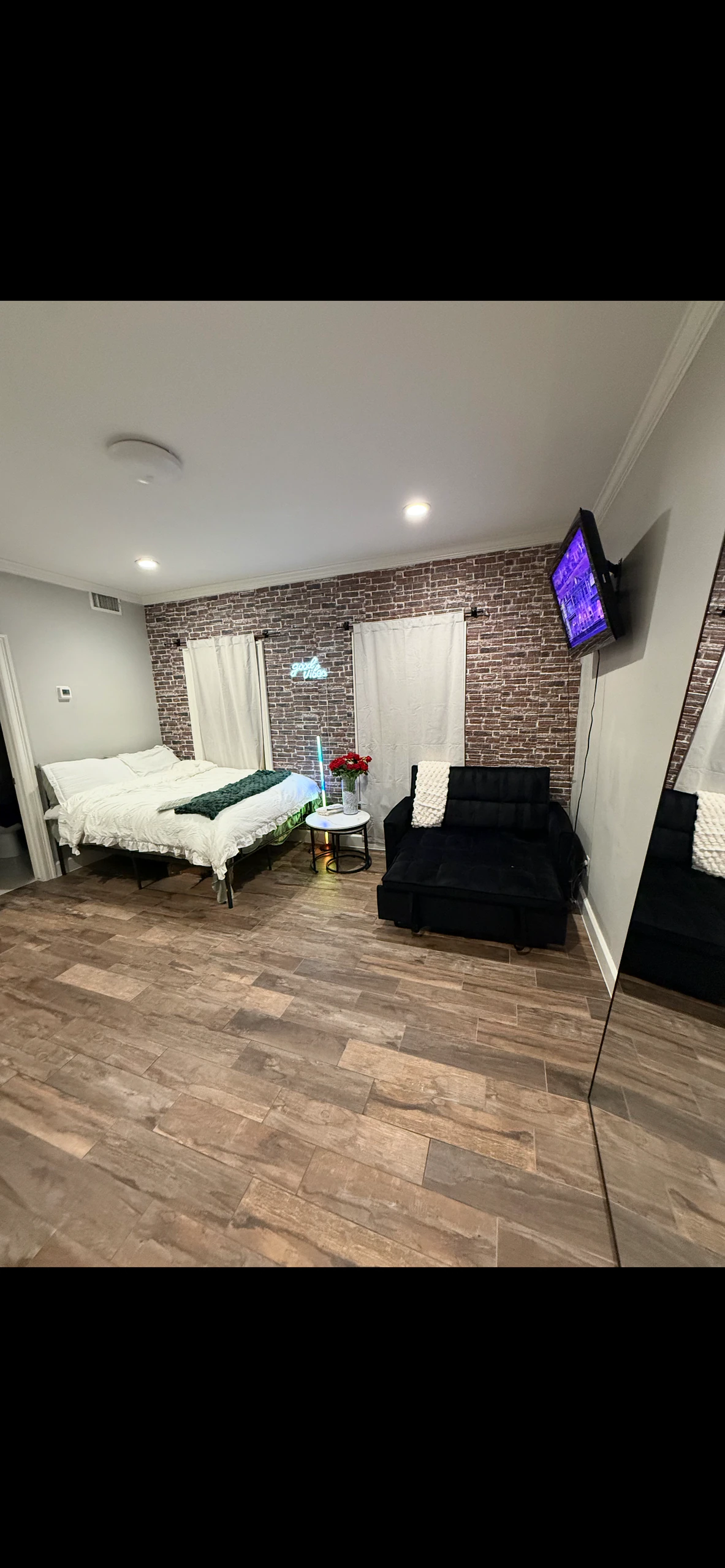 Cozy Deep Ellum Studio W/Free Parking — photo 3