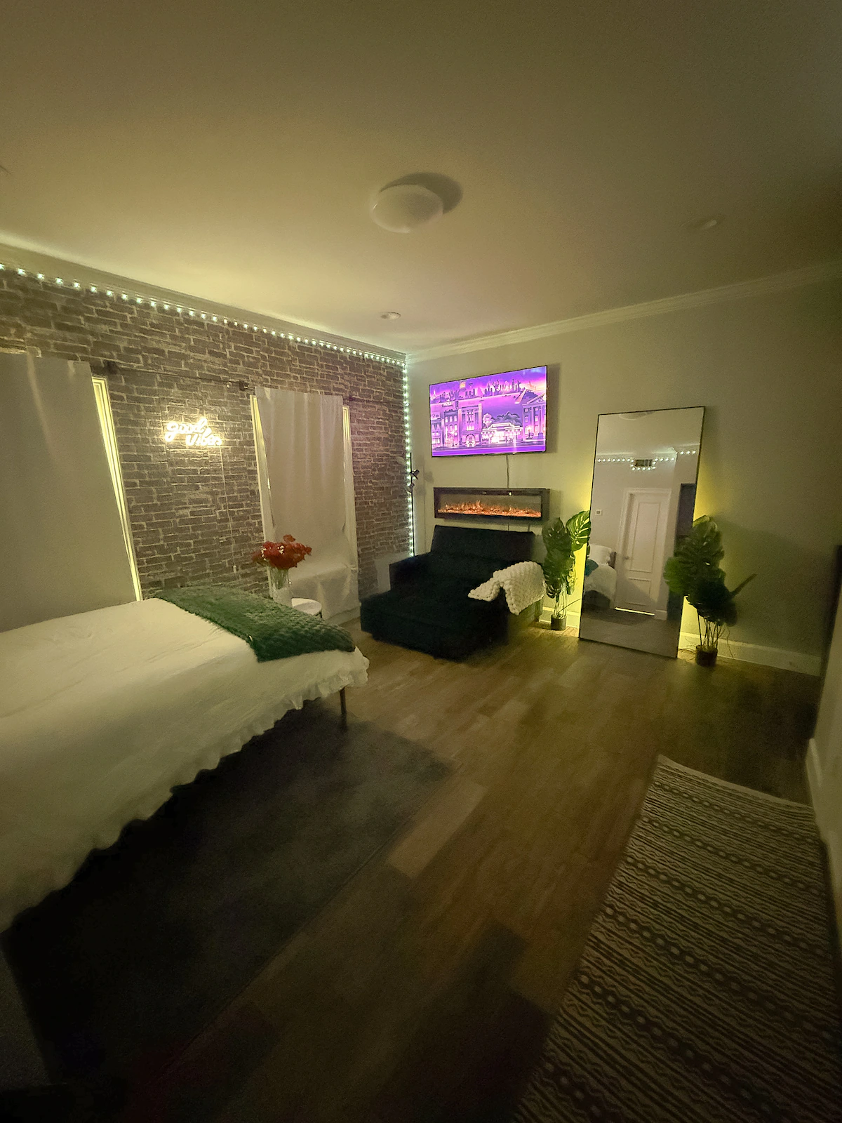 Cozy Deep Ellum Studio W/Free Parking — photo 5