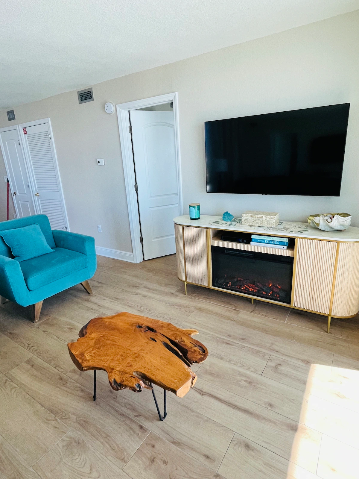 SUNDESTIN BEACH RESORT 812, BEACHFRONT — photo 4