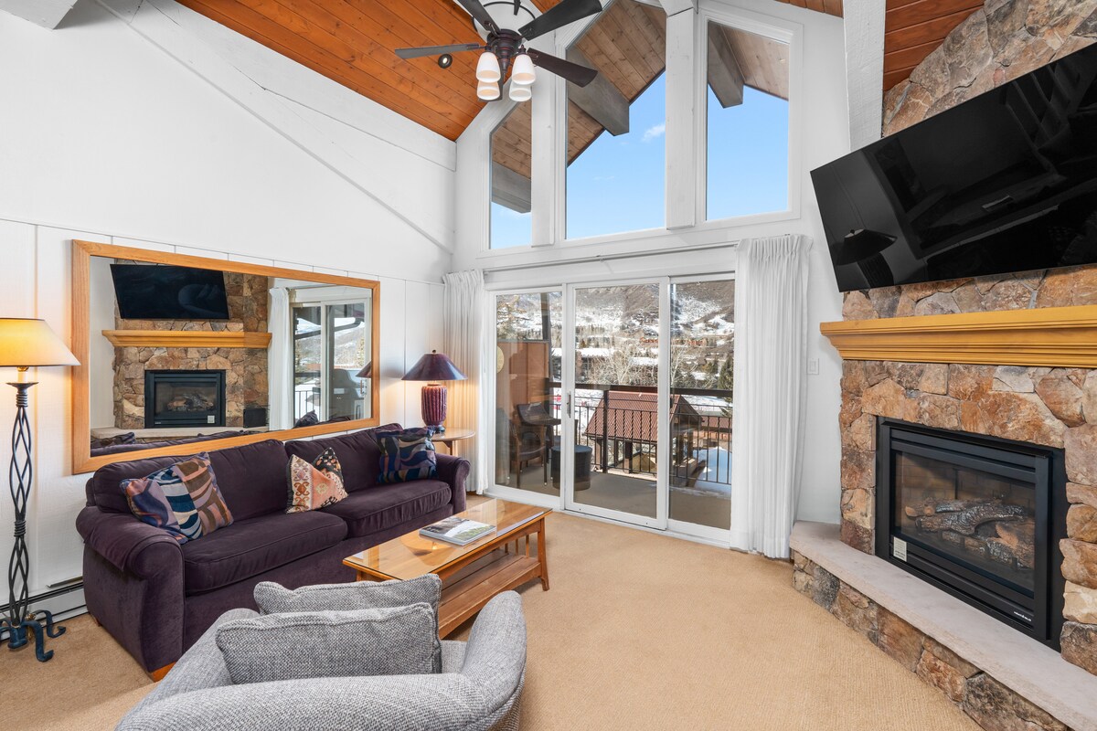 Crestwood 2303 Deluxe 1 Bedroom Plus Loft — photo 2