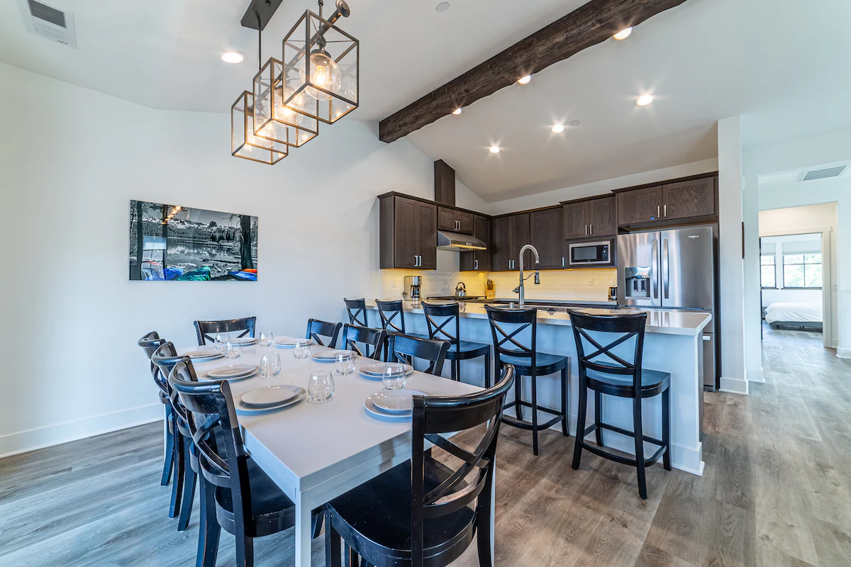 Luxurious New Build w/ Mountain Views - 519 — photo 5