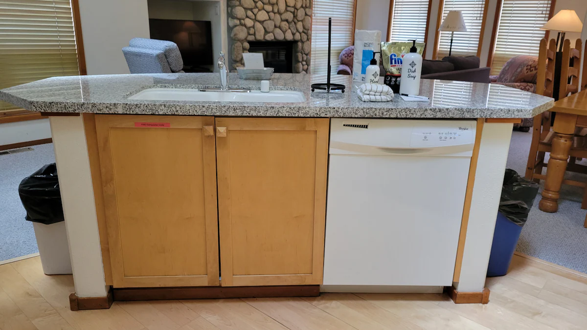 Snowcreek Resort Vacation Rental 988 — photo 3