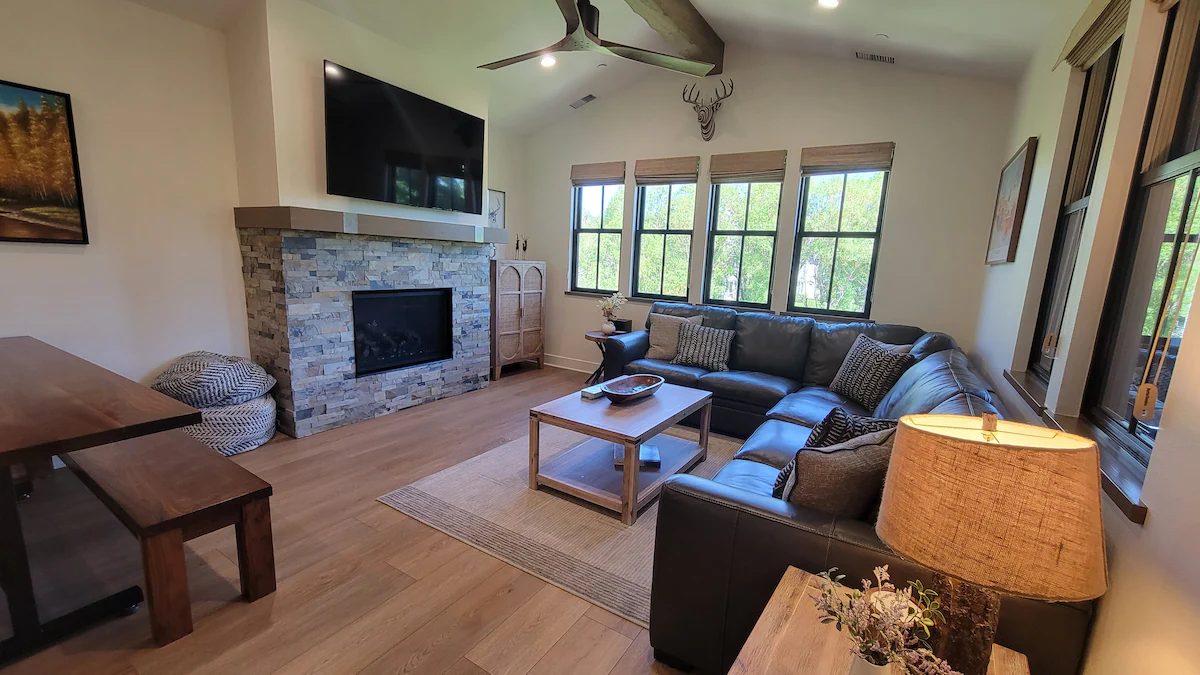 Snowcreek Resort Vacation Rental 1601 — photo 3