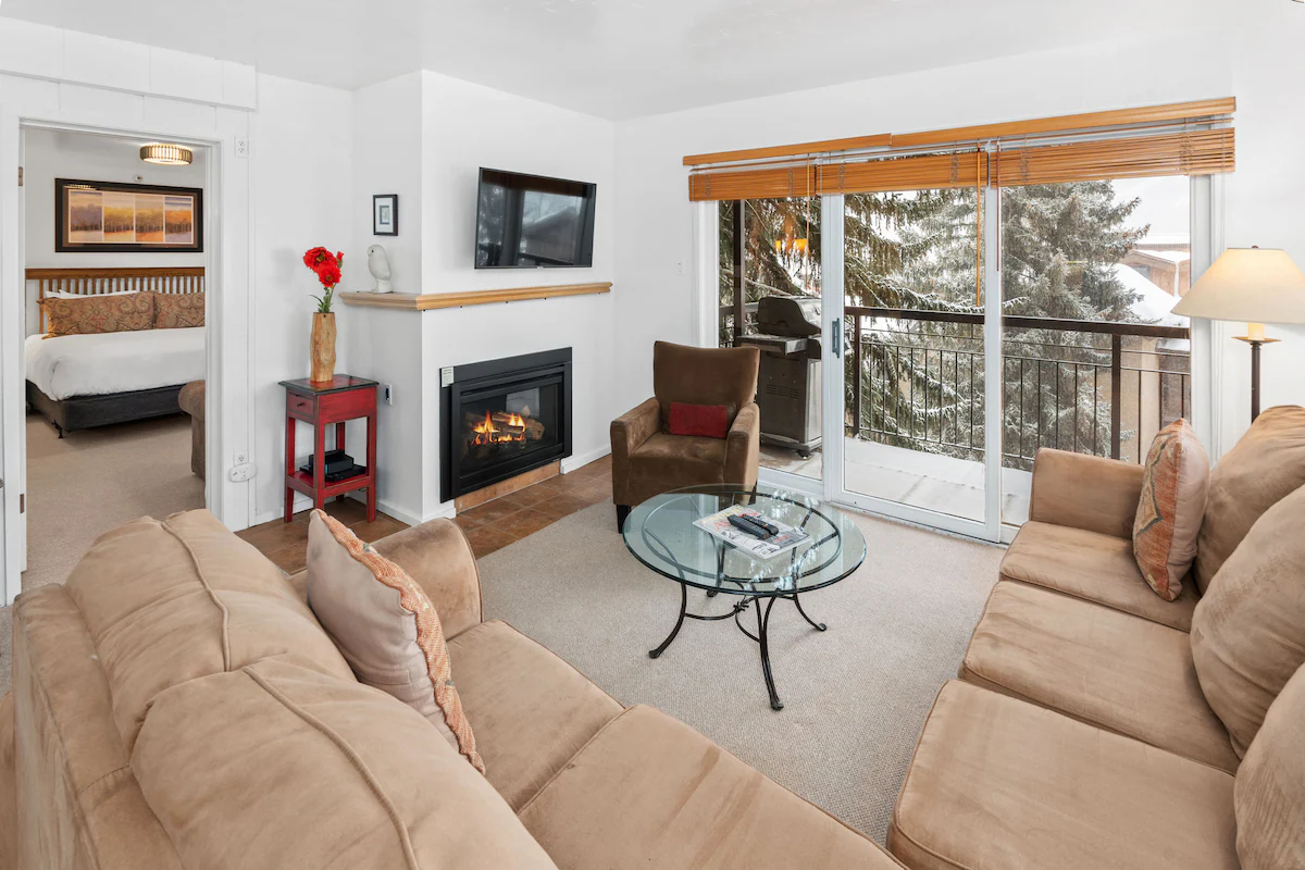 Crestwood 3203 Standard 2 Bedroom — photo 2