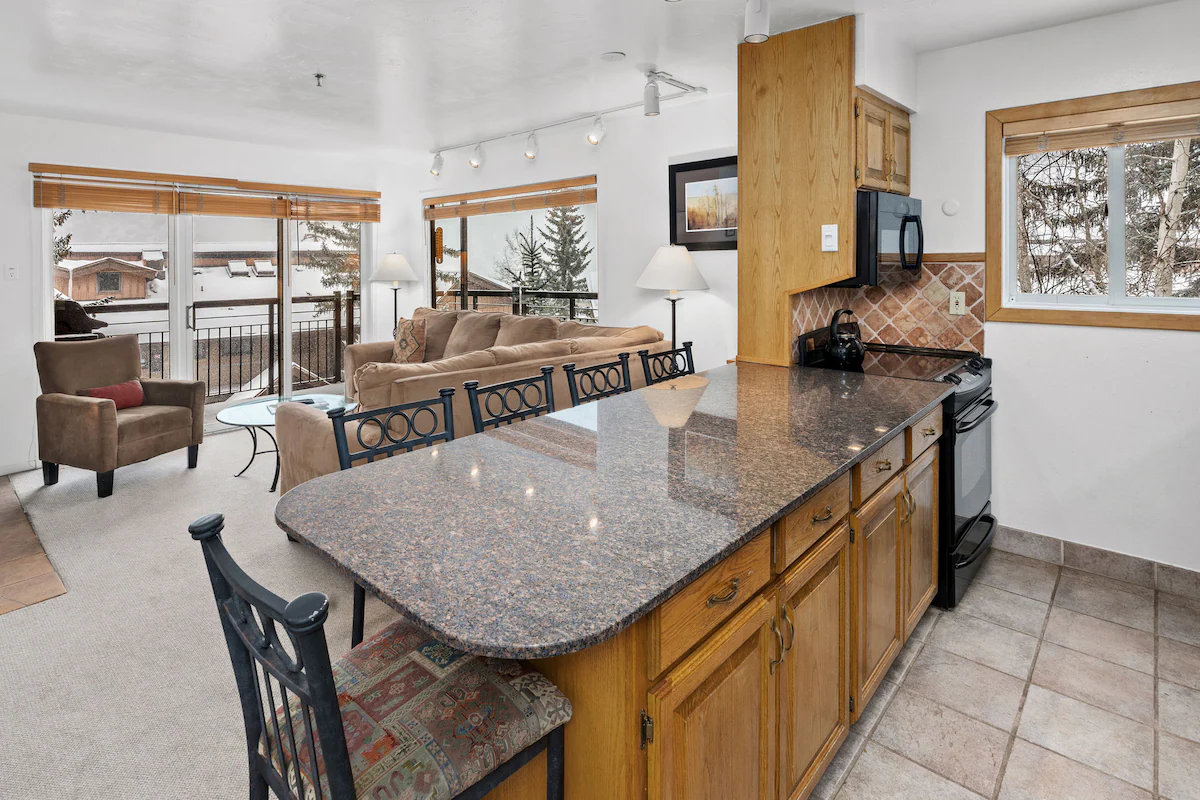 Crestwood 3203 Standard 2 Bedroom — photo 4