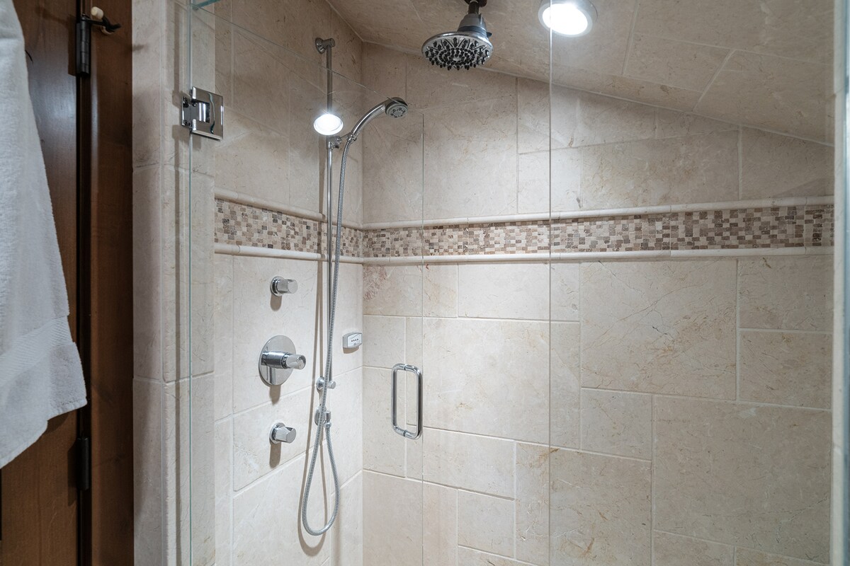 Fireside Hideaway | 1BR Near Lift 7 — photo 5
