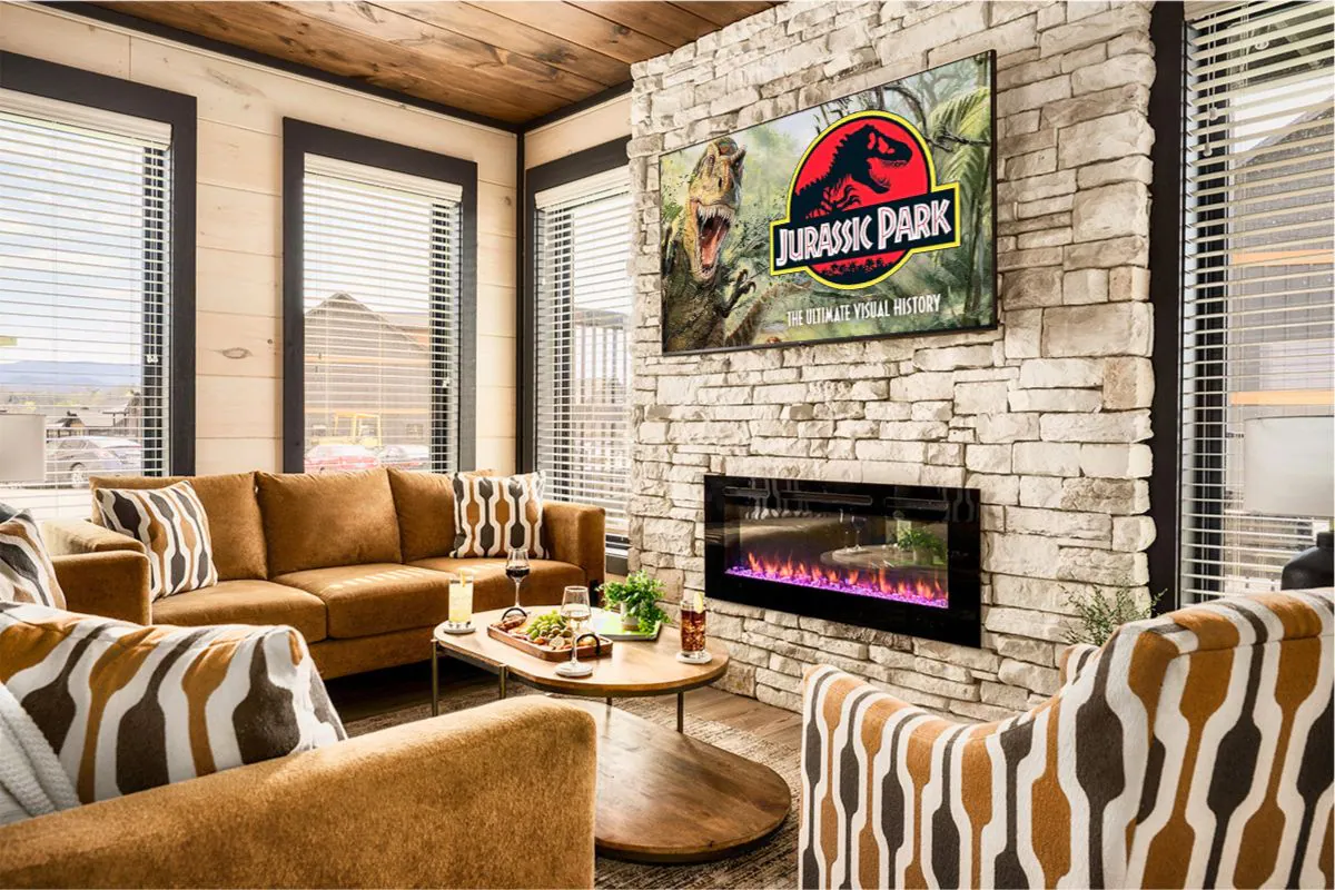 5BR Cabin, Hot Tub & Waterpark, Sleeps 18 — photo 3