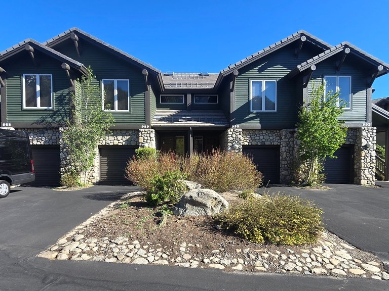Snowcreek Resort Vacation Rental 990 — photo 2