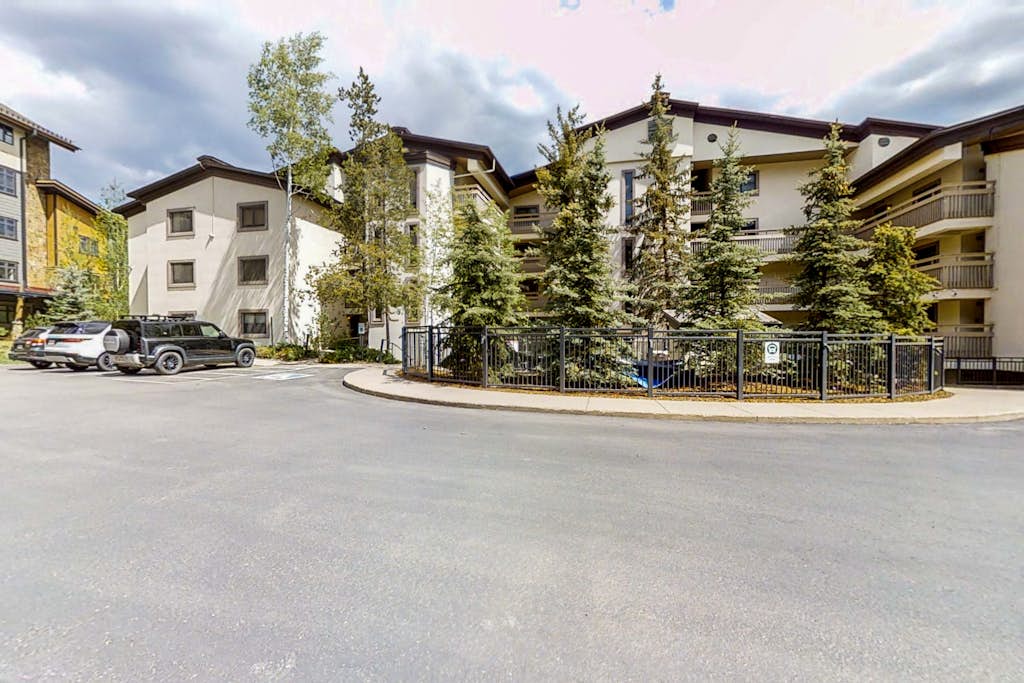 Dulany 303-Bright 2BR Valleyview — photo 2