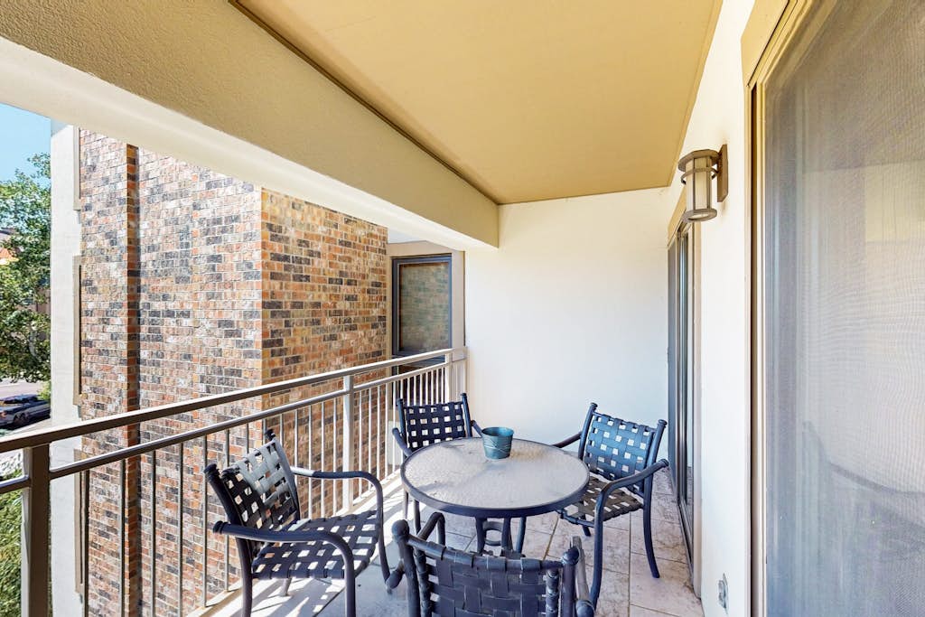 Dulany 303-Bright 2BR Valleyview — photo 4