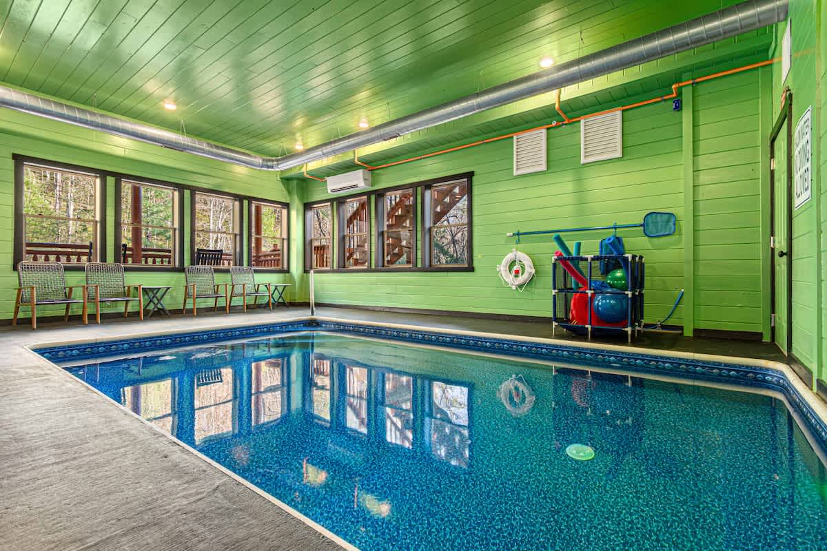Mountain Views, Indoor Pool, Game Room, By Parkway — photo 3