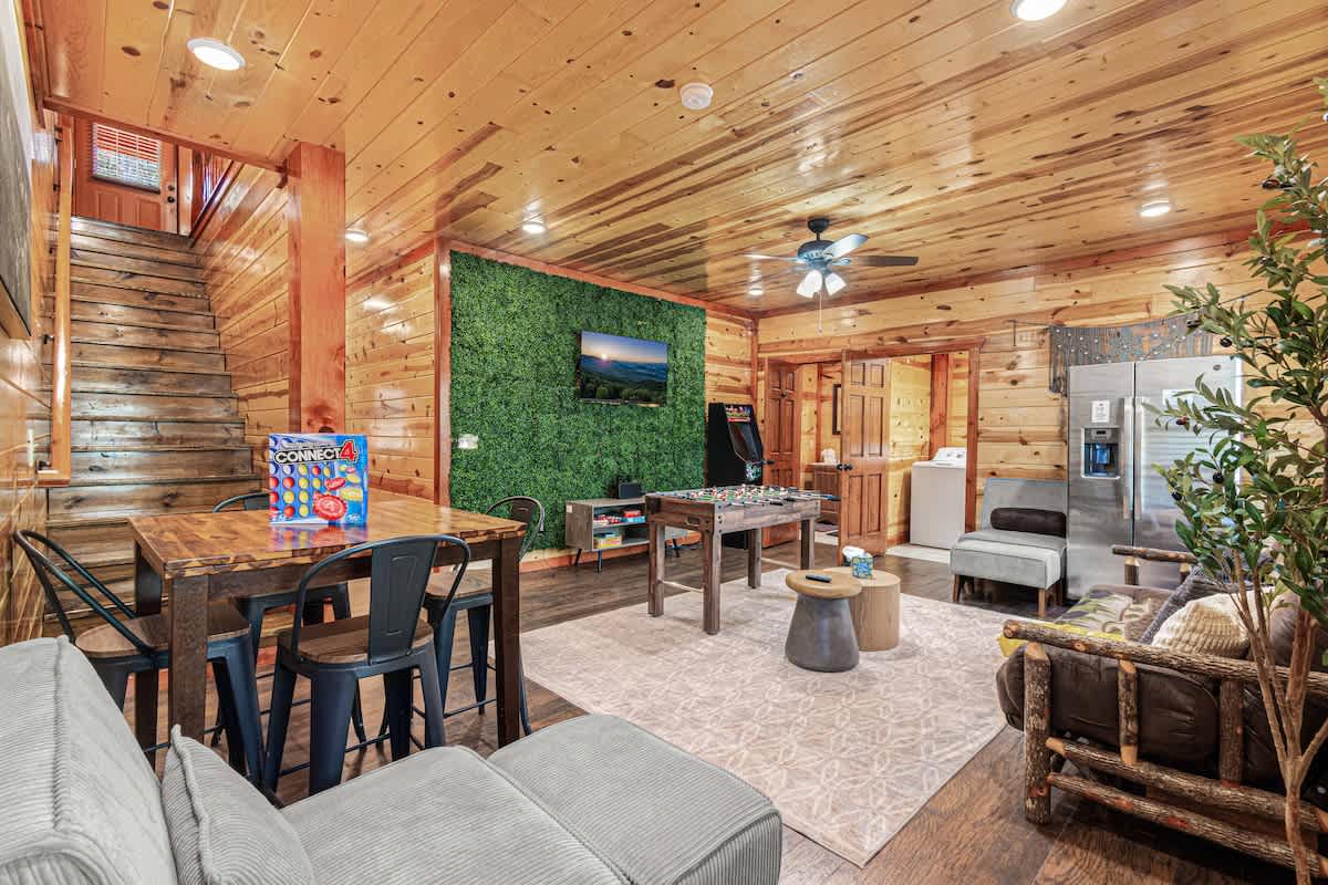 Mountain Views, Indoor Pool, Game Room, By Parkway — photo 5