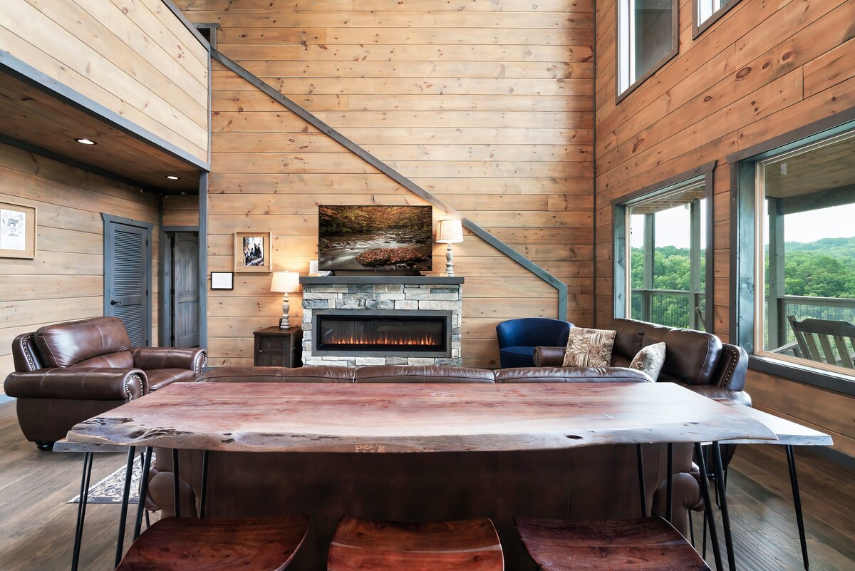 New! Luxe Pool Cabin w/MTN Views*Hot Tub*Fire Pit — photo 4