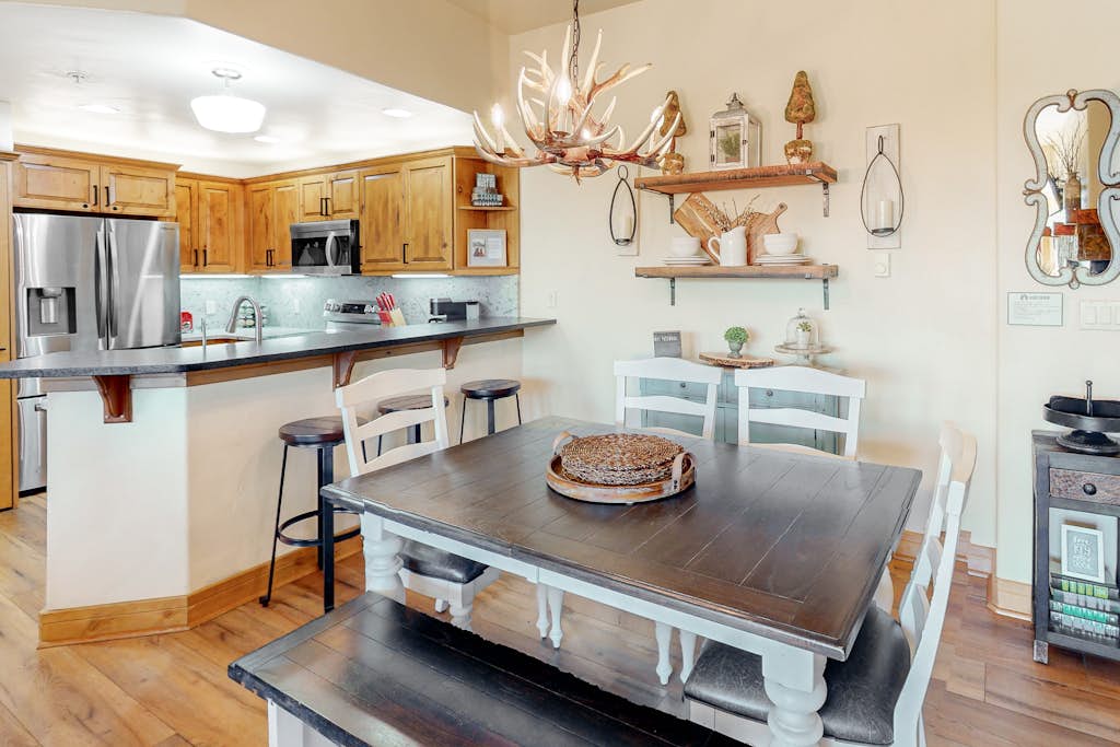 EagleRidge Lodge 304/walk-to-lift/2BR/Mtn view — photo 3