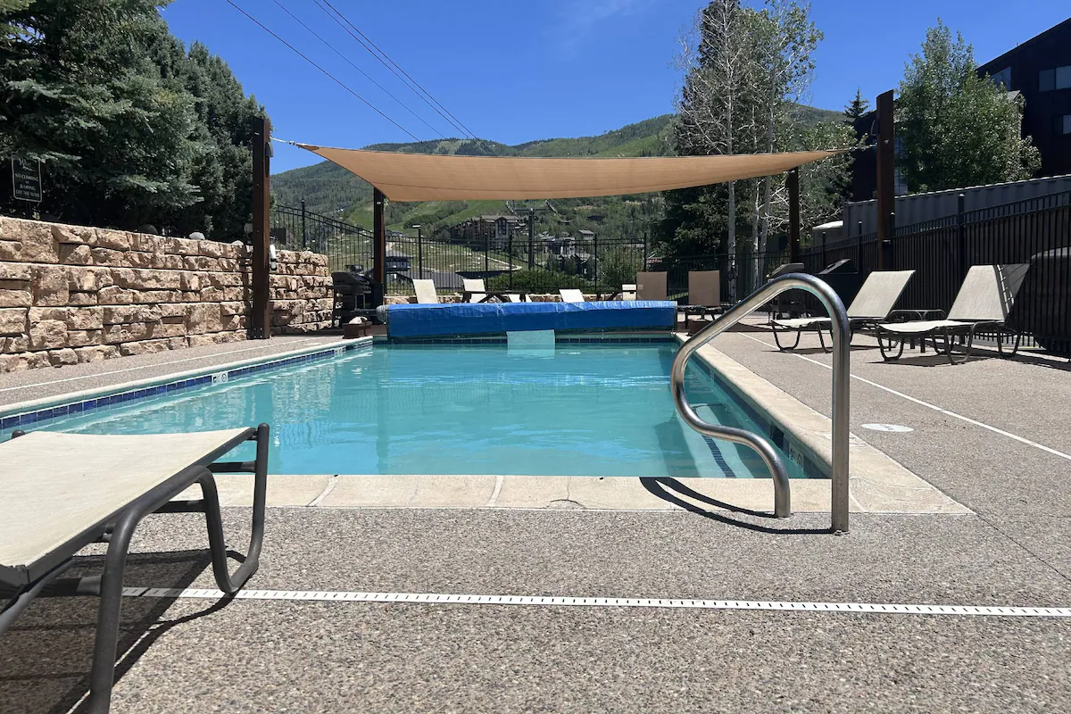 Steps to Hike/Free Town Bus-Pool-Hot Tub-Grill-W/D — photo 3