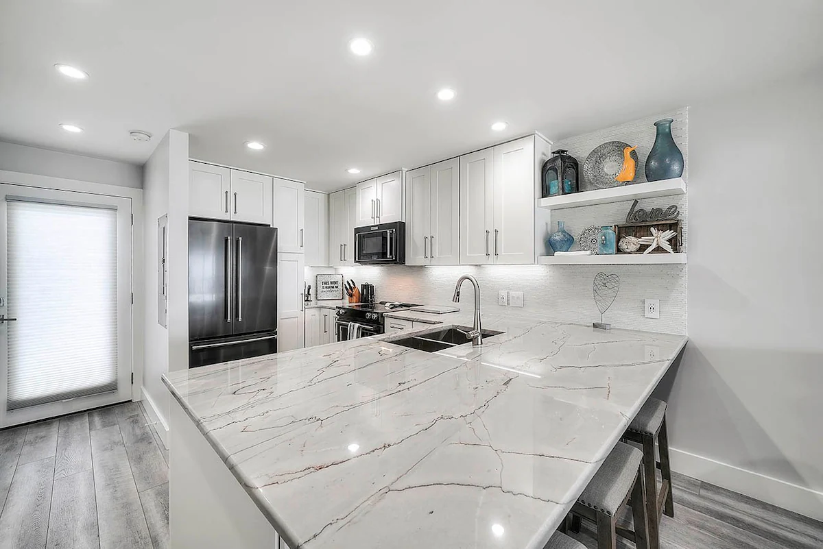 Into the Blue- Oceanfront Condo with Beach Access! — photo 2