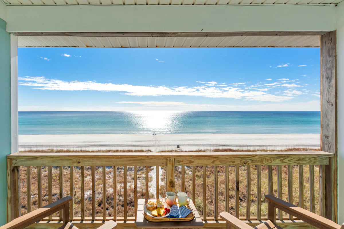 Beachfront, Pool, Amazing Views, and Sleeps 14 — photo 2