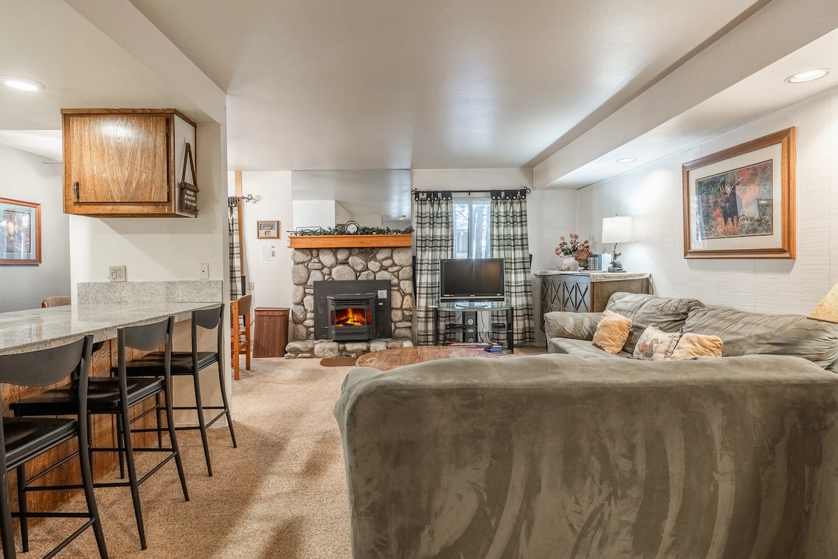 Spacious Midtown Condo W Pool, Spa, Sauna 612 — photo 2