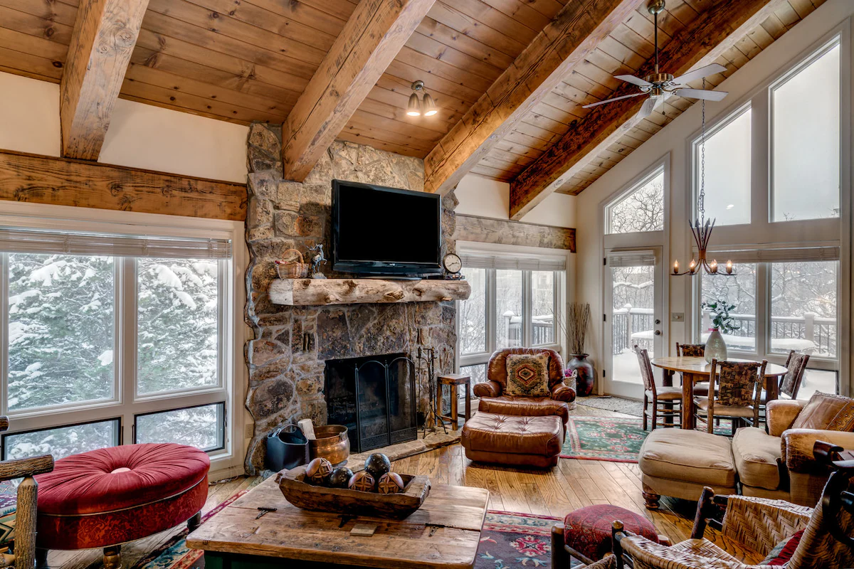 Ski In/Out - Private Hot Tub, Garage, PF +EZCancel — photo 2