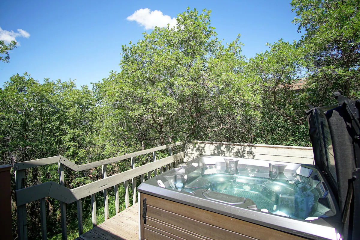Ski In/Out - Private Hot Tub, Garage, PF +EZCancel — photo 3
