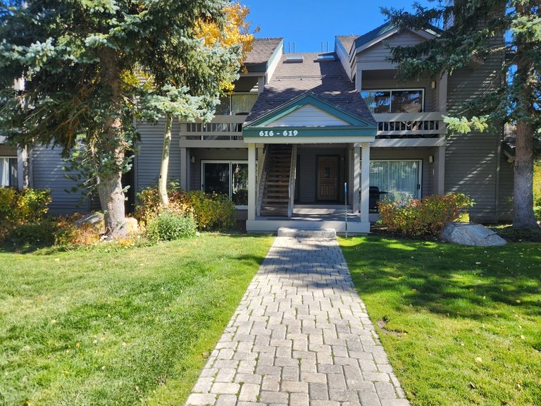 Snowcreek Resort Vacation Rental 617 — photo 3