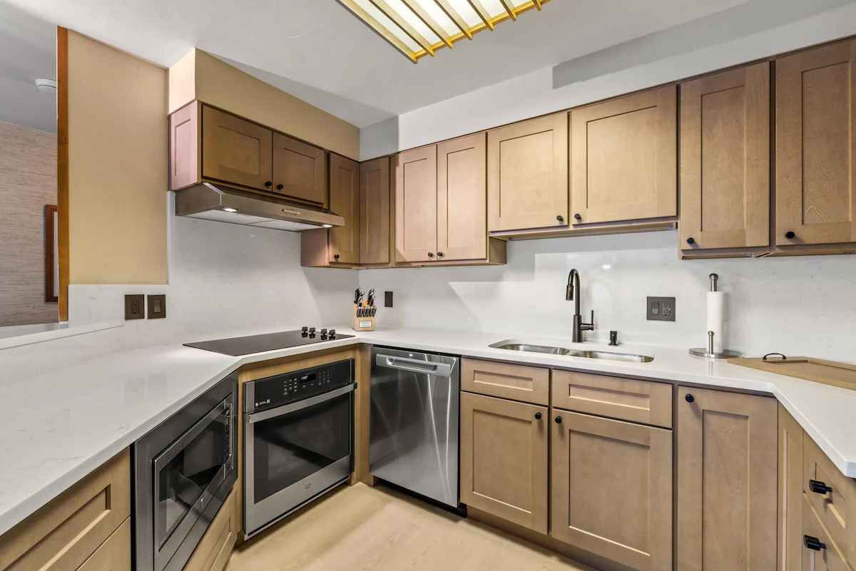 Bear Claw 407 Ski-In/Out Condo + Ski Shuttle! — photo 2