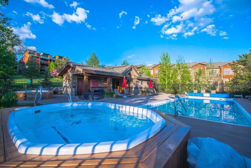 Near Ski Area~Spacious Townhome~Winter Shuttle — photo 3