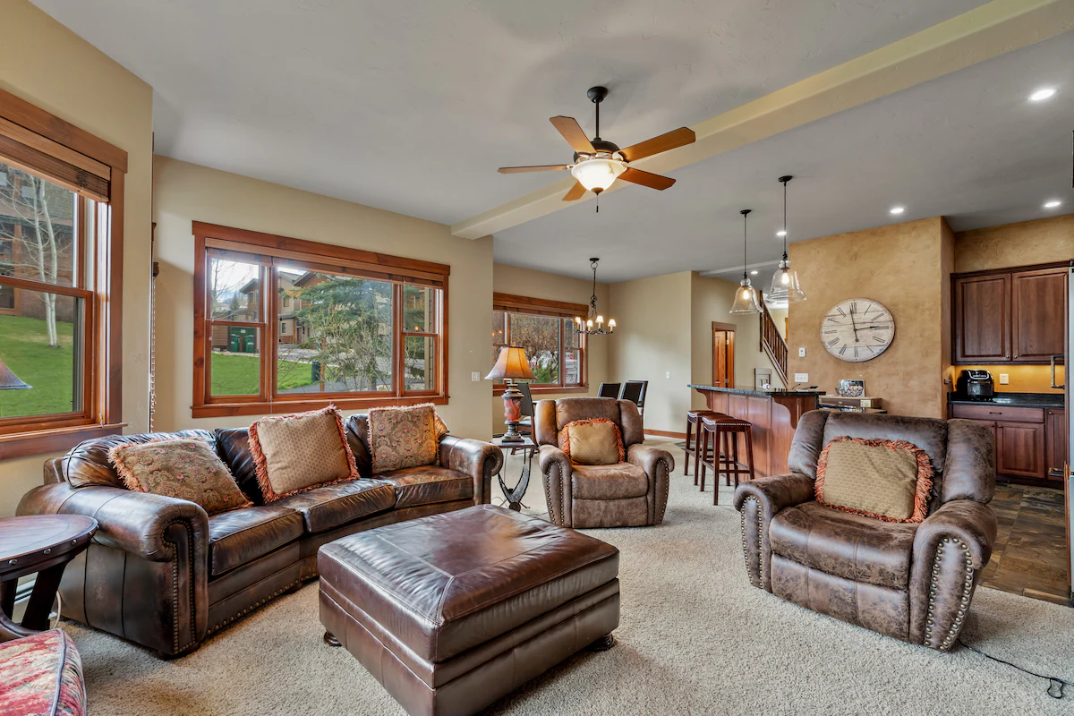 Near Ski Area~Spacious Townhome~Winter Shuttle — photo 5