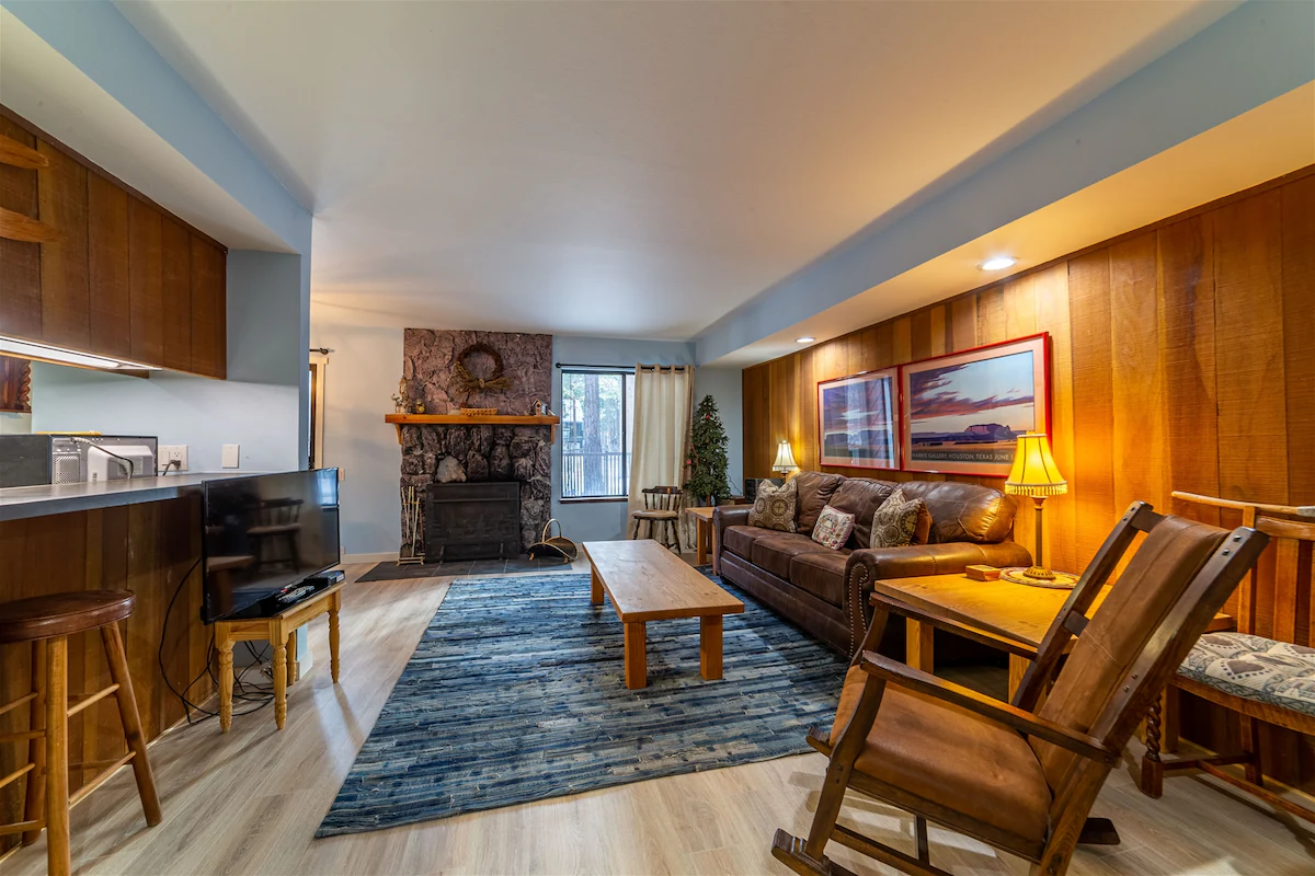 Sunshine Village 103: Pet Friendly, Close to Sierr — photo 2