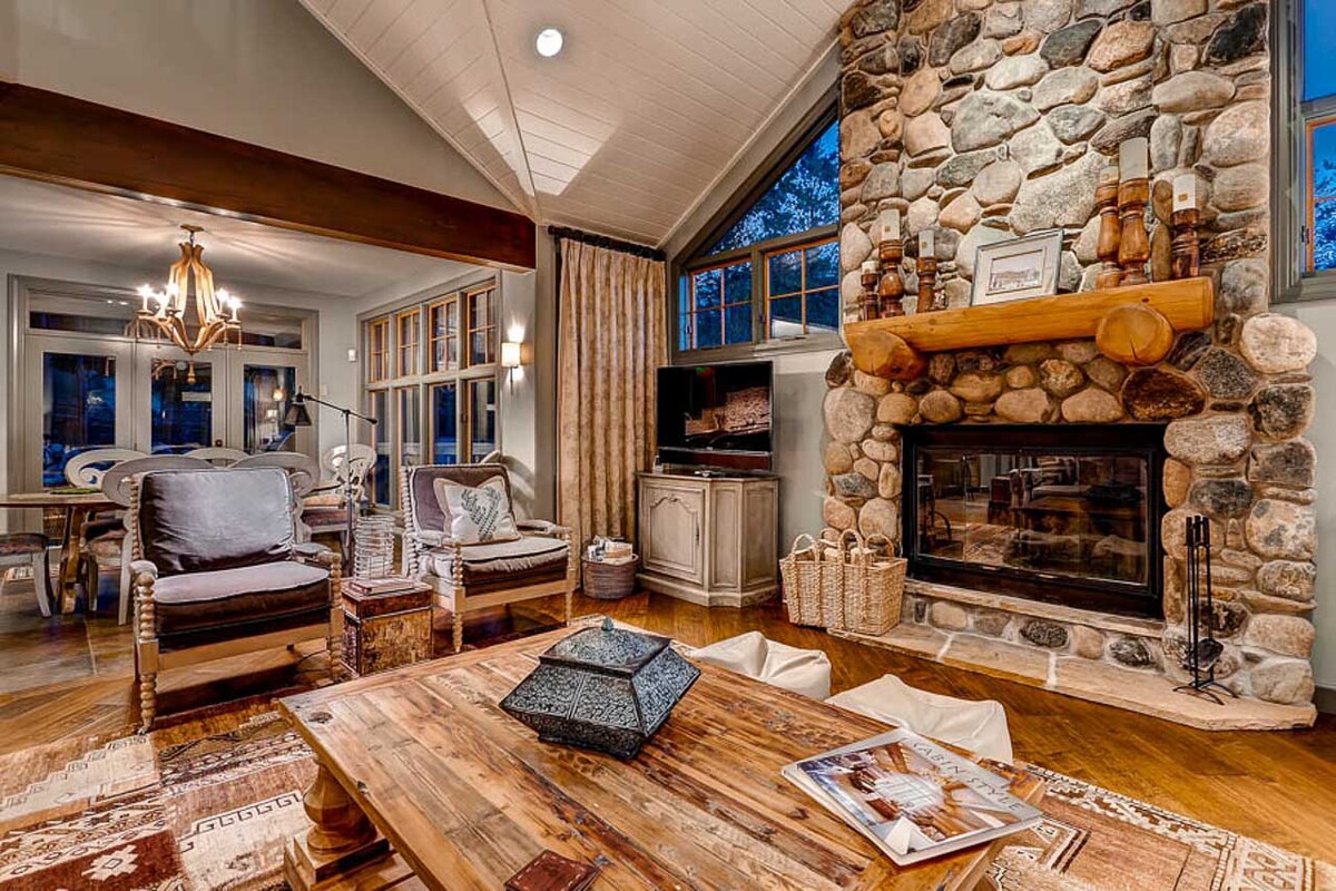 Boulder Ridge Haus: Slopeside Elegance — photo 4