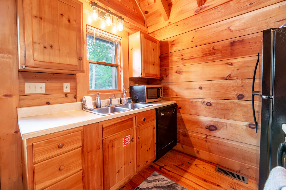 Gatlinburg Cabin | King Bed + Hot Tub + Pool — photo 5