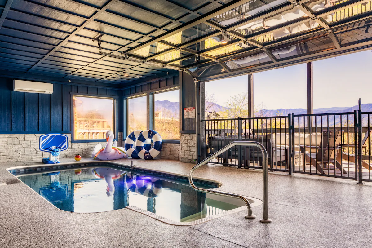 Pool/GameRoom/HotTub/VIEWS/Sleeps 15! — photo 4