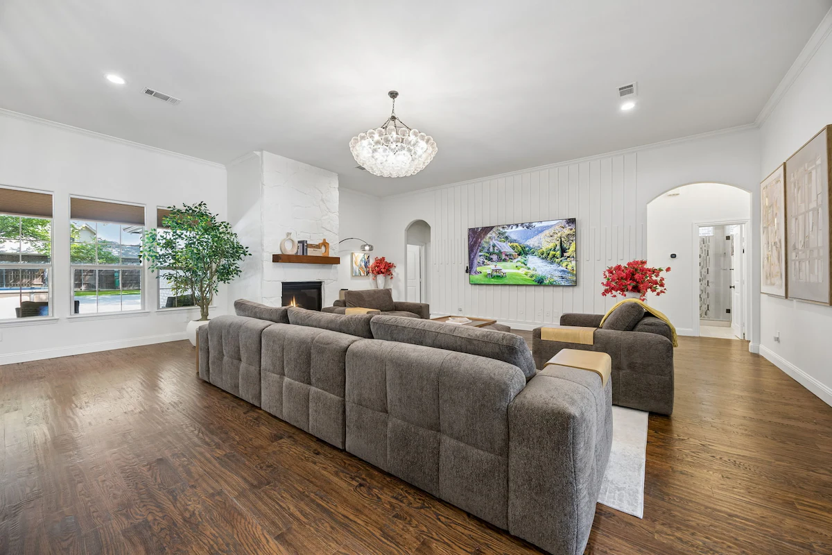 DFW retreat with pool ,hot tub ,outdoor oasis — photo 2