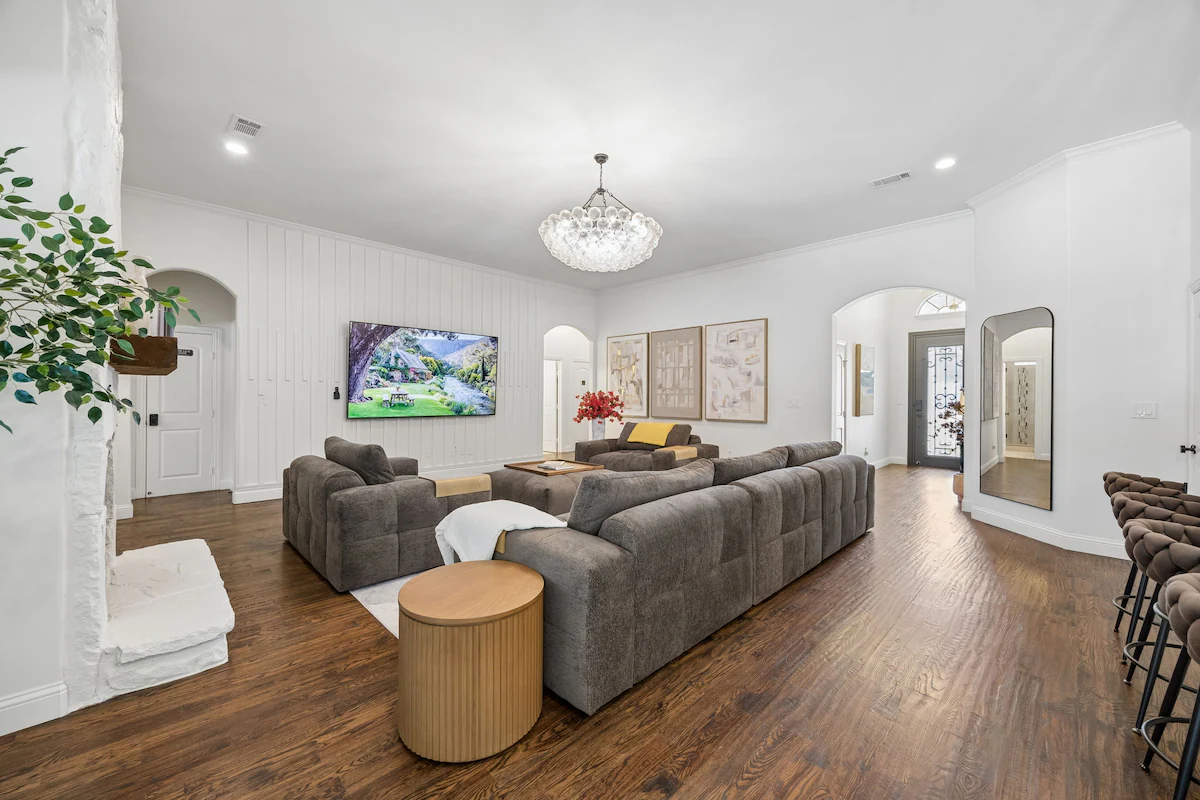 DFW retreat with pool ,hot tub ,outdoor oasis — photo 4