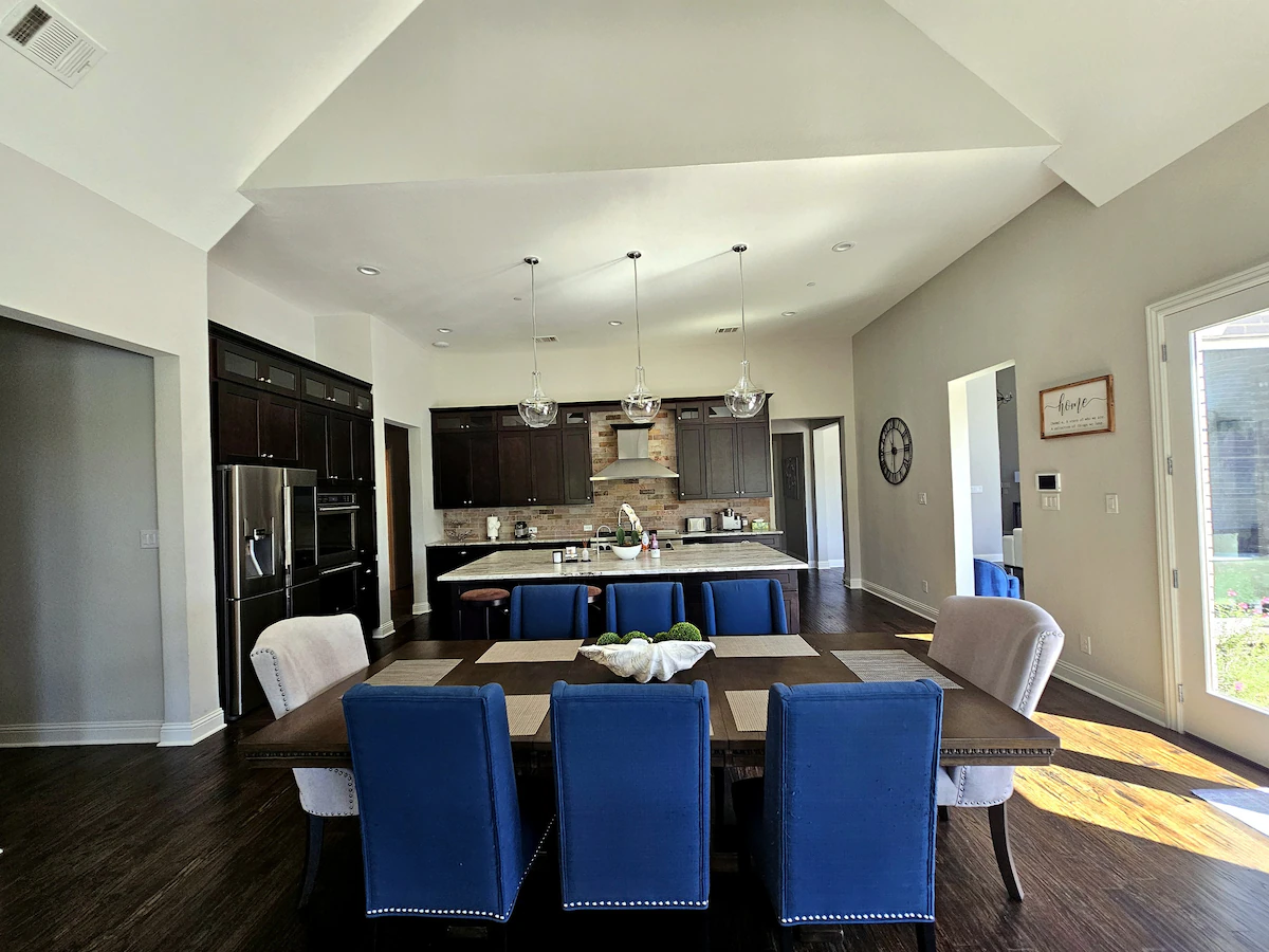 Luxury Estate | Pool/Spa, Theater, Gym + 5 Ensuite — photo 4